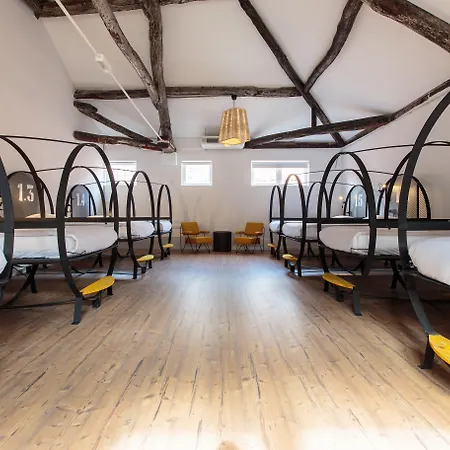 The House Of Sandeman Hostel *