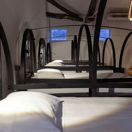 The House Of Sandeman Hostel