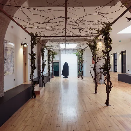 The House Of Sandeman Hostel