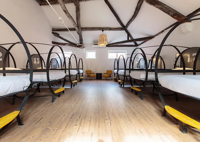 The House Of Sandeman Hostel *